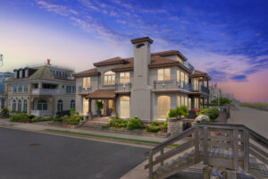 golden-hour-vs-twilight-best-for-real-estate Explore the benefits of golden hour and twilight photography in real estate, and learn how each lighting style enhances property appeal. golden hour, twilight photography, real estate, property listings, photography tips, lighting techniques, market trends